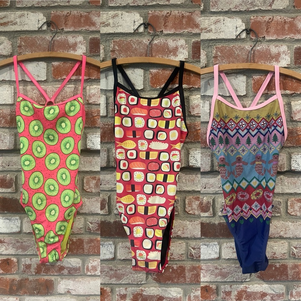Lot of 3 Sporti swimsuits 
Kiwi micro back 
Sushi thin strap 
Sweater thin strap